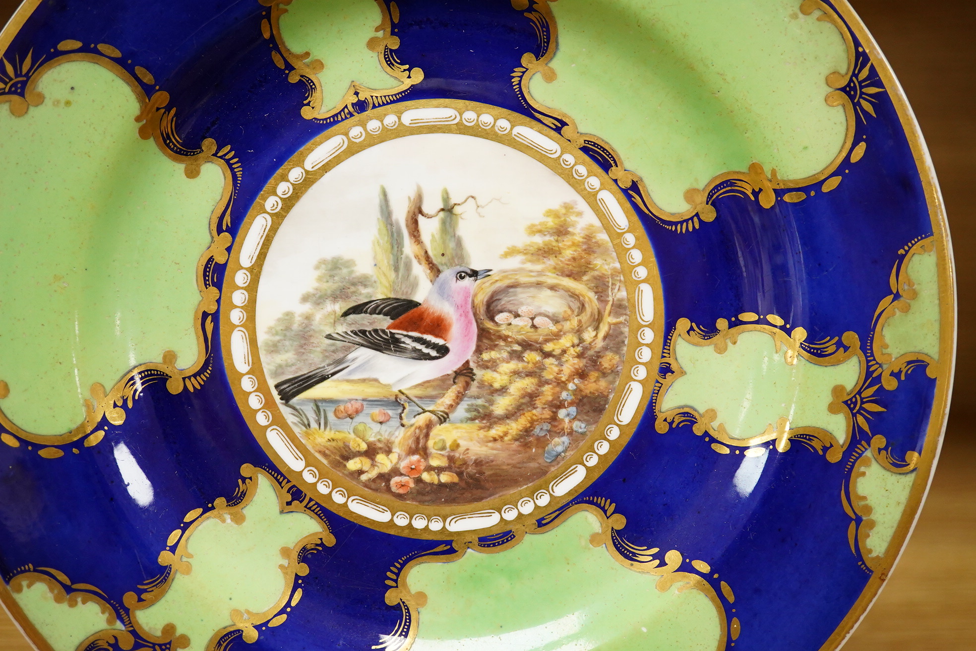 A 19th century, Spode pattern 2882 cabinet plate, hand painted with a Chaffinch, 21cm in diameter